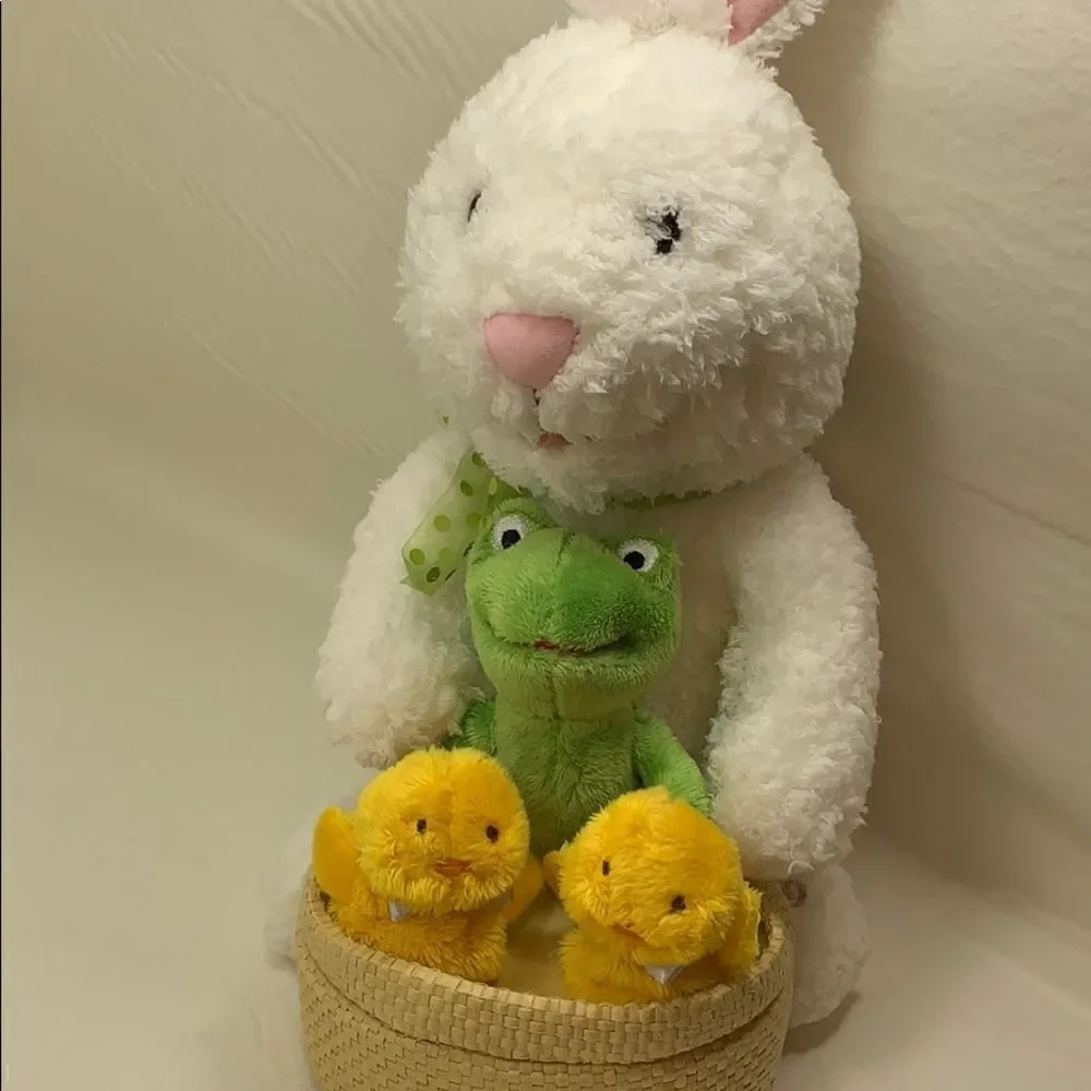 Hallmark Let’s Go To The Hop Easter Bunny Chicks And A Frog Singing At The Hop